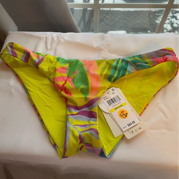BECCA Costa Bella Adela Reversible Hipster Bottoms Size Medium Swimsuit Yellow - Picture 1 of 12